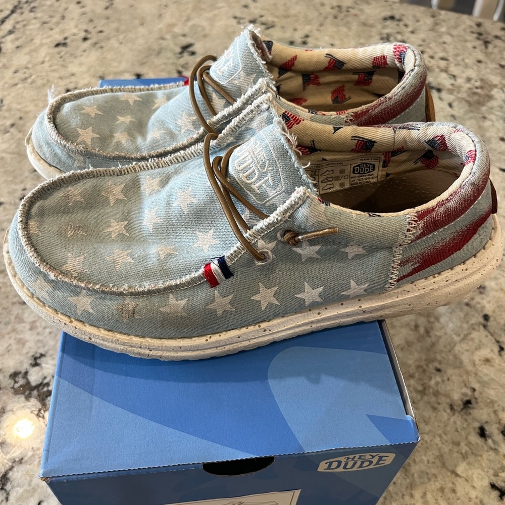 Size 4Y Hey Dude Wally Youth Americana
